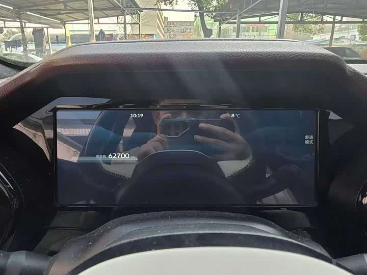 Фото 6 - Geely Monjaro