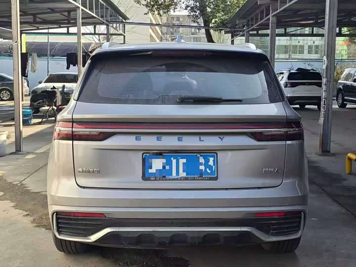 Фото 8 - Geely Monjaro