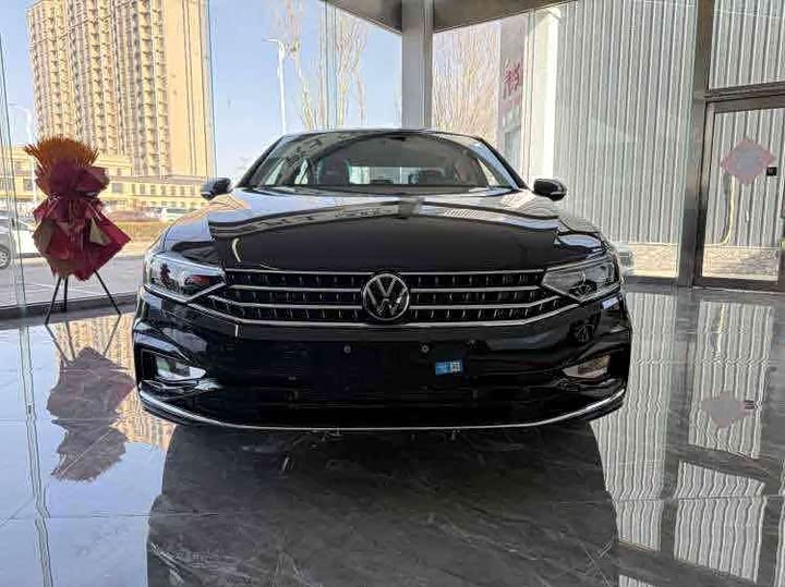 Фото 1 - Volkswagen Magotan