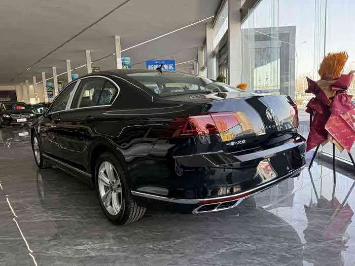 Фото 2 - Volkswagen Magotan