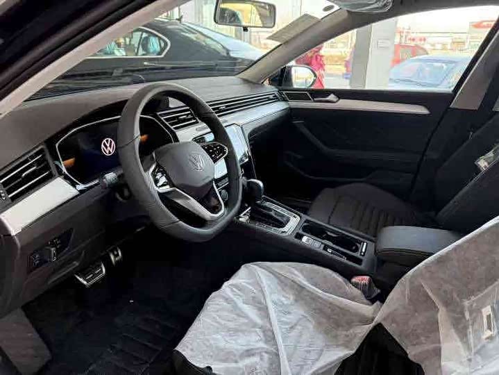 Фото 3 - Volkswagen Magotan