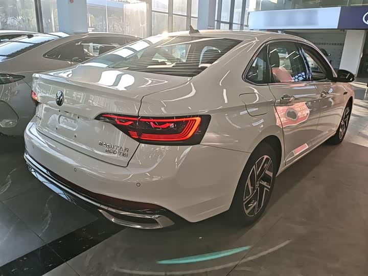 Фото 7 - Volkswagen Sagitar L