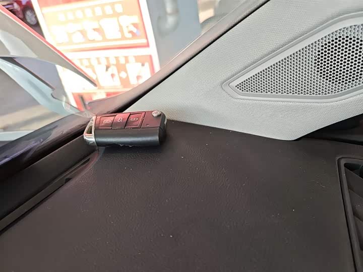 Фото 9 - Volkswagen Sagitar L