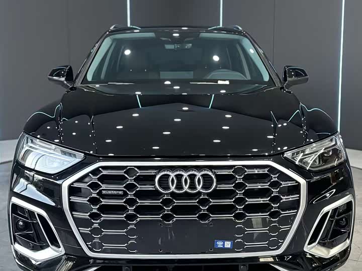 Фото 2 - Audi Q5L