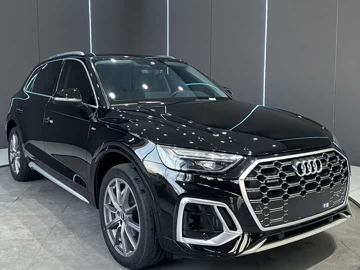 Фото 3 - Audi Q5L