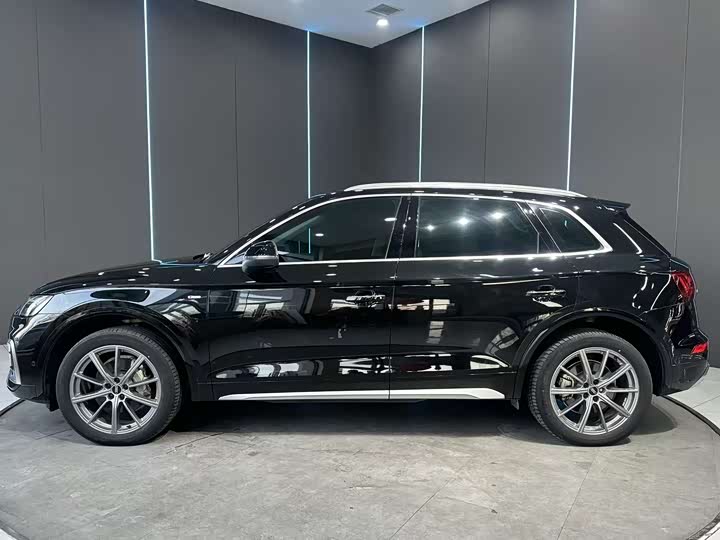 Фото 4 - Audi Q5L