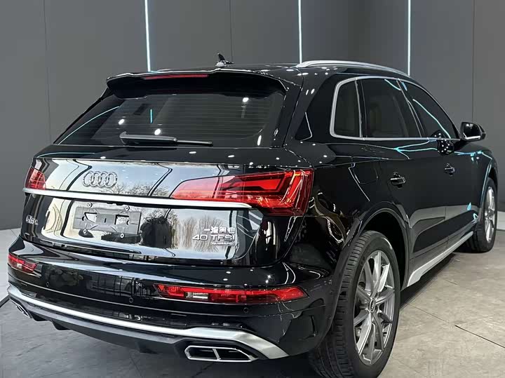 Фото 6 - Audi Q5L
