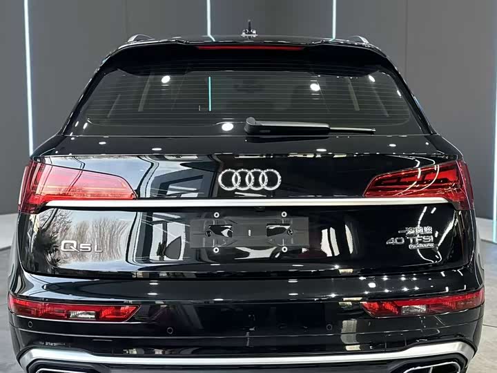 Фото 7 - Audi Q5L