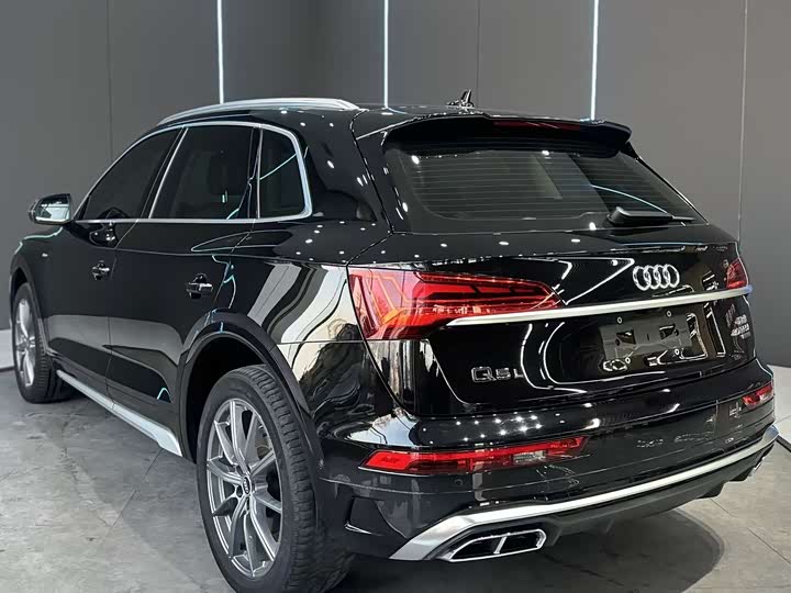 Фото 8 - Audi Q5L