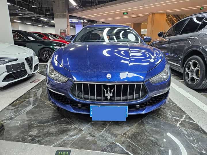 Фото 2 - Maserati Ghibli