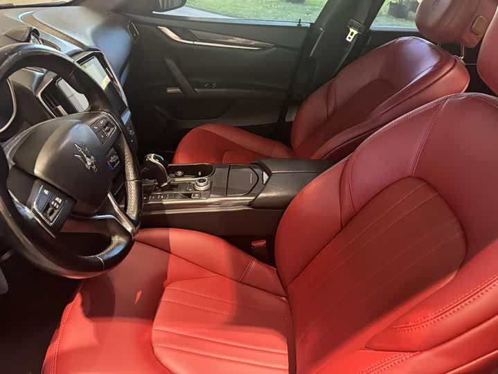 Фото 8 - Maserati Ghibli