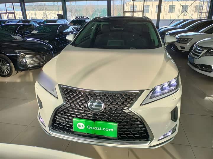 Фото 3 - Lexus RX