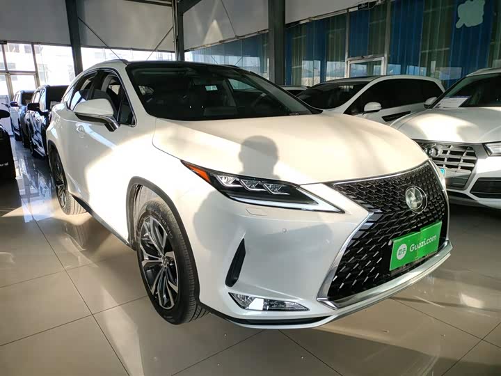 Фото 4 - Lexus RX