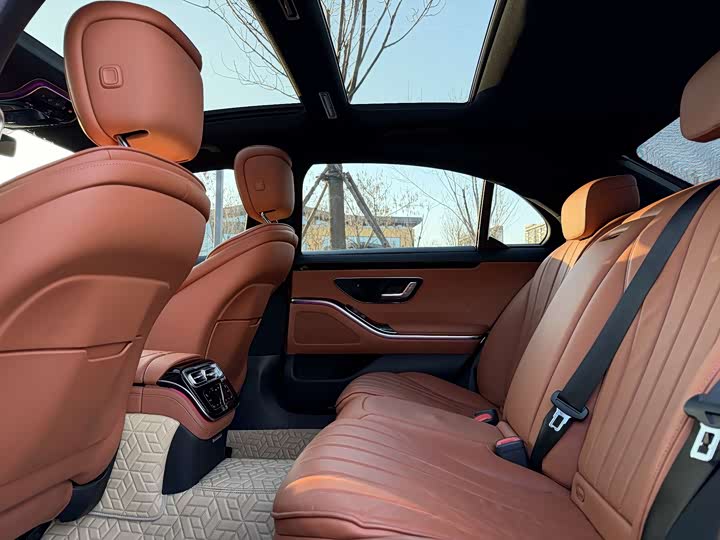 Фото 5 - Mercedes-Benz S-Class