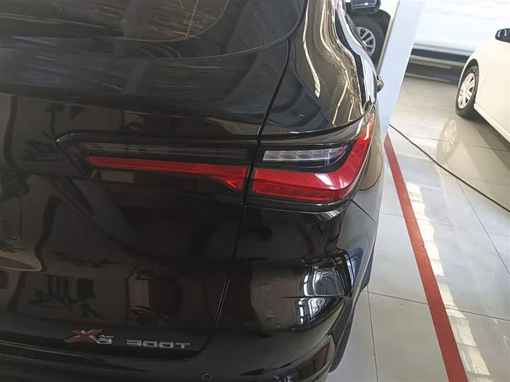 Фото 8 - Changan Oshan X5