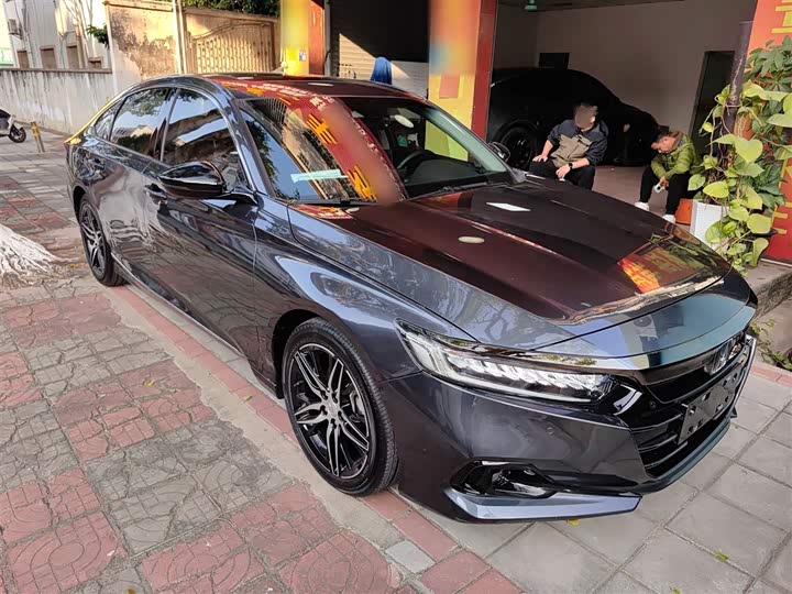 Фото 4 - Honda Accord