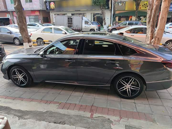 Фото 5 - Honda Accord