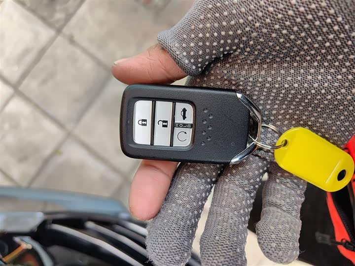 Фото 9 - Honda Accord