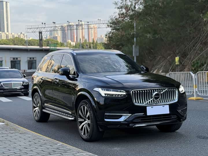 Фото 4 - Volvo XC90