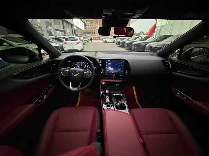 Фото 5 - Lexus NX