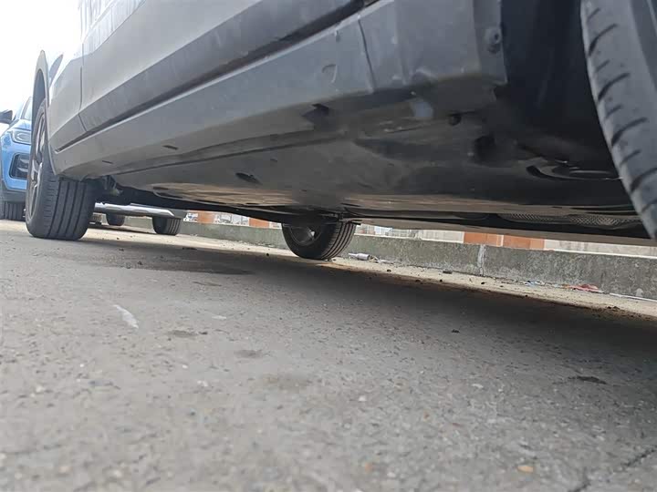 Фото 2 - Volkswagen Tharu