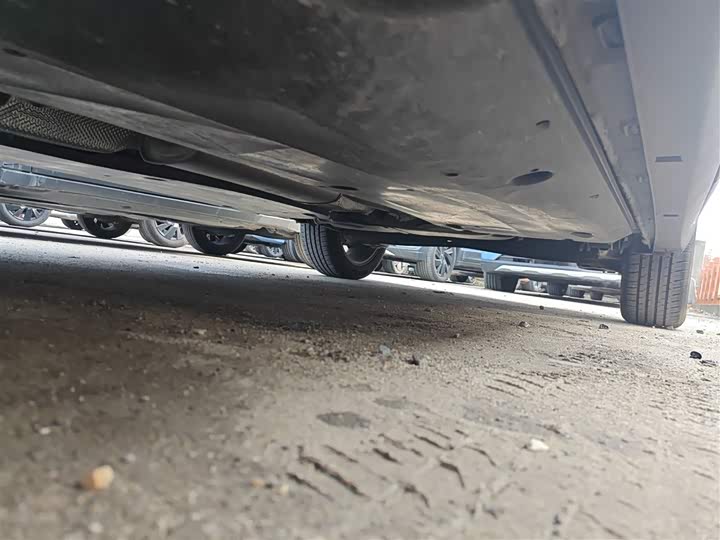 Фото 8 - Volkswagen Tharu