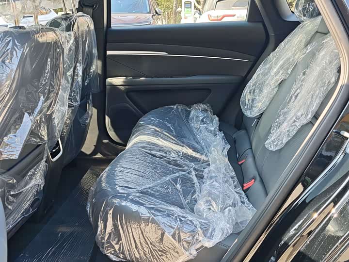 Фото 6 - XPeng Mona M03