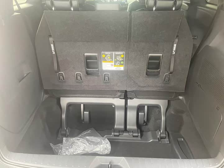 Фото 8 - Toyota Granvia