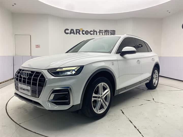 Фото 1 - Audi Q5L