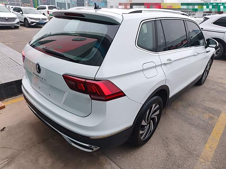 Фото 7 - Volkswagen Tiguan L Pro