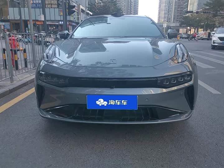 Фото 2 - Zeekr 001