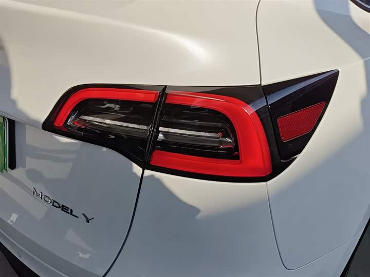 Фото 8 - Tesla Model Y