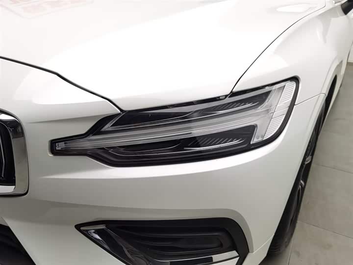 Фото 7 - Volvo S60