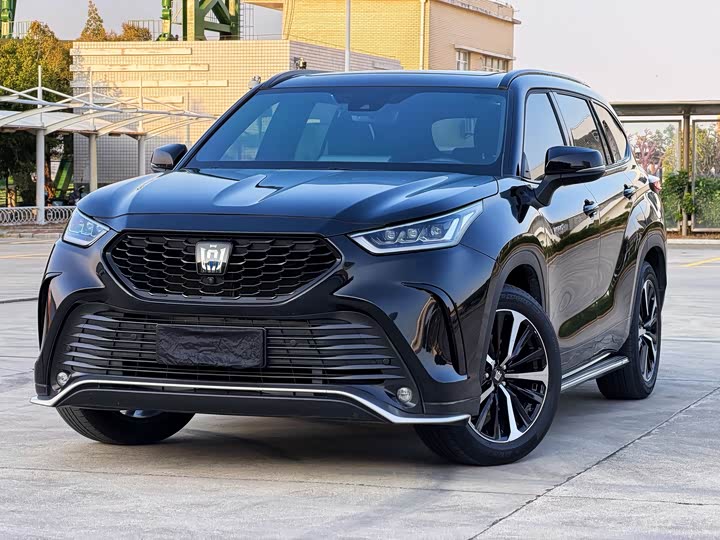 Фото 1 - Toyota Crown Kluger