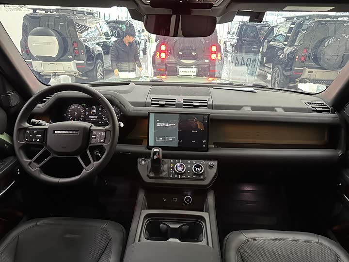 Фото 8 - Land Rover Defender