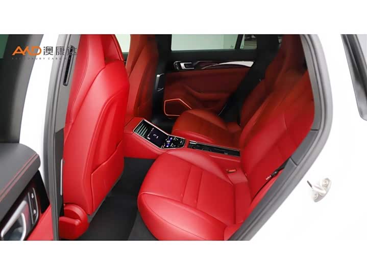 Фото 7 - Porsche Panamera