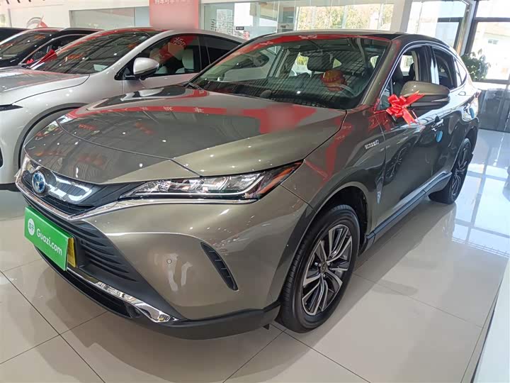 Фото 1 - Toyota Harrier