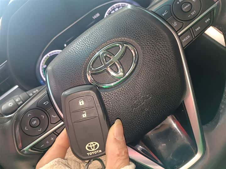 Фото 9 - Toyota Harrier