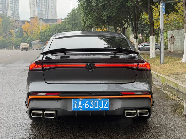 Фото 2 - Changan UNI-V