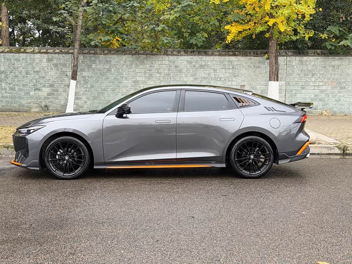 Фото 4 - Changan UNI-V