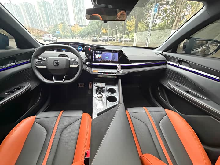 Фото 7 - Changan UNI-V