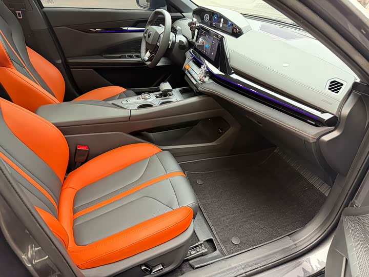 Фото 9 - Changan UNI-V