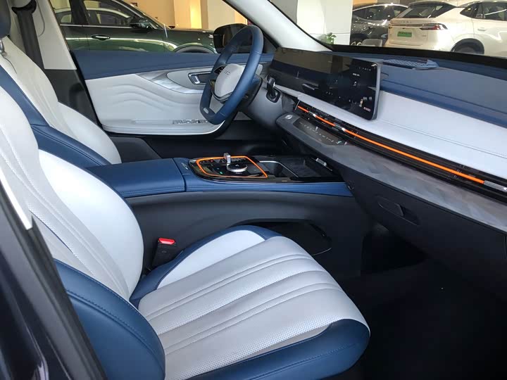 Фото 8 - Exeed LX C-DM Hybrid