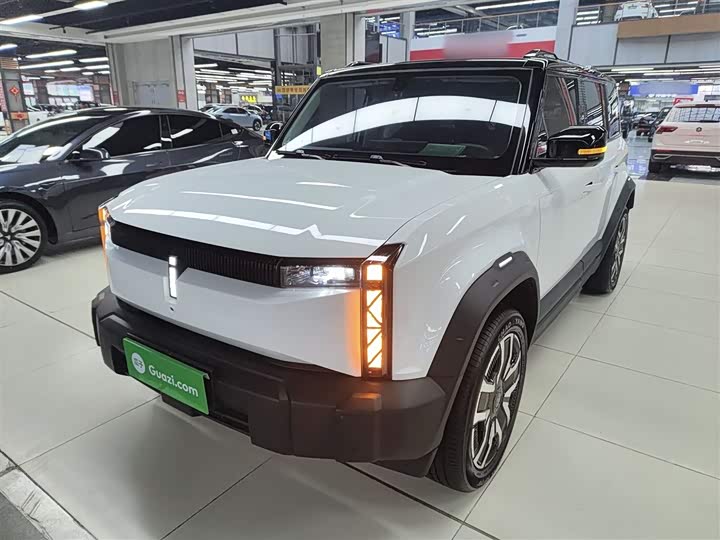 Фото 2 - Chery iCar 03