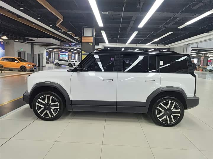 Фото 5 - Chery iCar 03