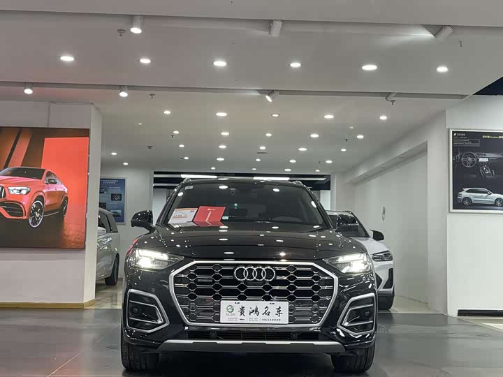 Фото 2 - Audi Q5L