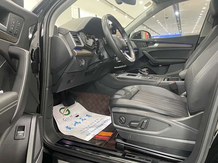 Фото 6 - Audi Q5L