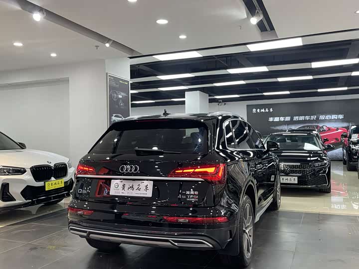 Фото 8 - Audi Q5L