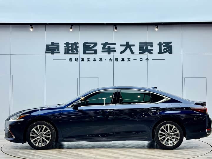 Фото 4 - Lexus ES