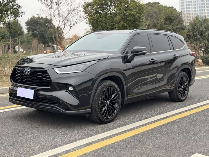 Фото 1 - Toyota Highlander